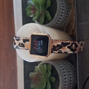 Make an offer! Fitbit blaze with gold frame and leopard band